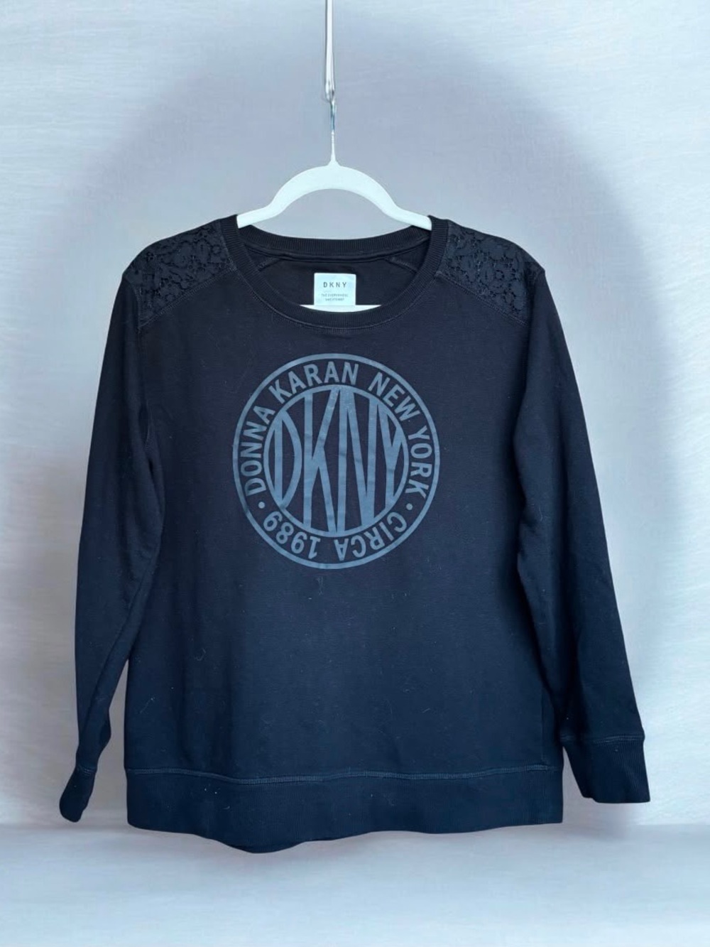 DKNY Womens M Black Everywhere Sweatshirt Logo Graphic Crewneck Lace Shoulder